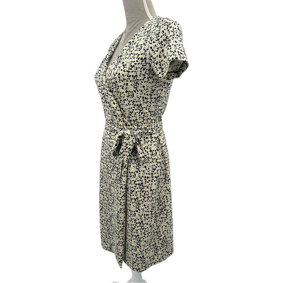 Diane von Furstenberg Julian DVF Short Sleeve Wrap Dress - Daisy Floral - Size 6 - Picture 5 of 12